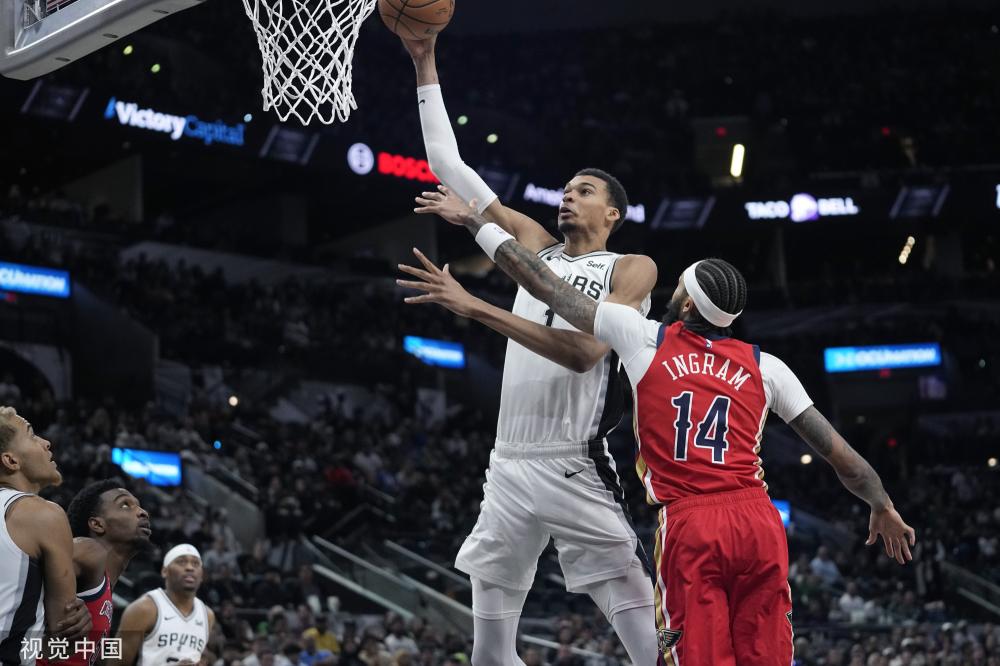 他在场上的 他在场上的