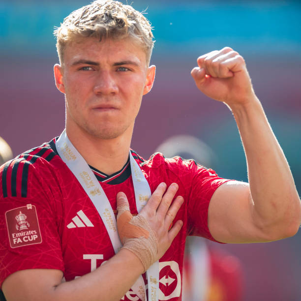 的表现不仅 的表现不仅